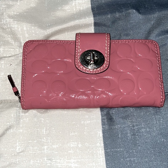 Wallet - Picture 1 of 7